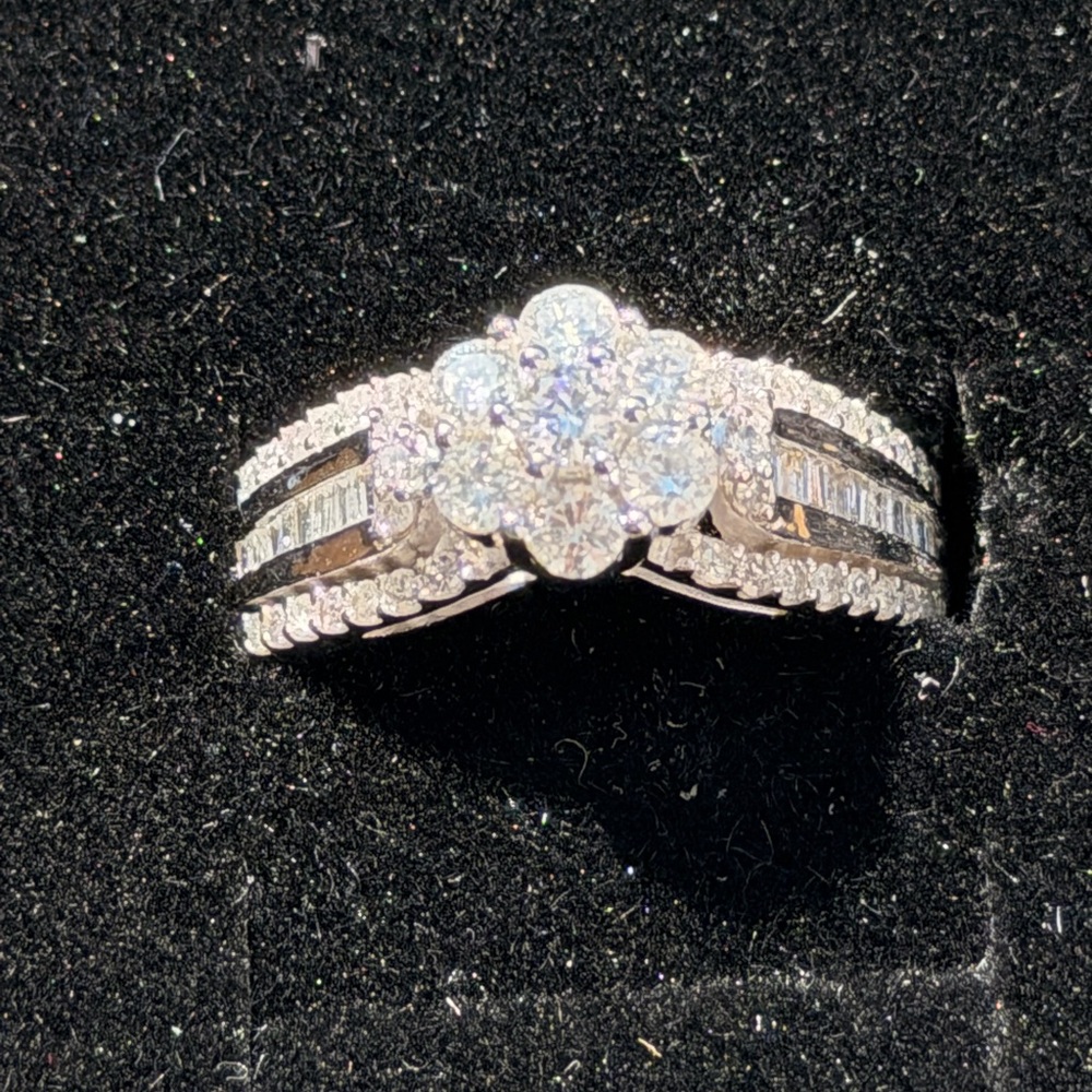 Elegant Natural Diamond & Sterling Silver Cluster Ring SZ 7